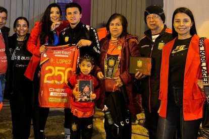 Todo el apoyo familiar que siempre esta con Andrés López.