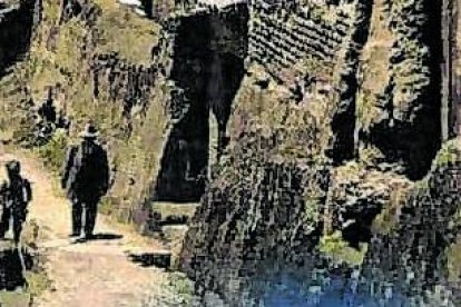 San Juan, un barrio tradicional, en el siglo XIX no contaba con vías amplias. Eran peatonales.