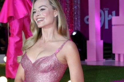 Margot Robbie es la protagonista de Barbie.