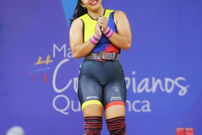 Bella Paredes, pesista ecuatoriana.