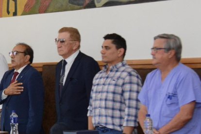 Los ex presidentes y el actual de Fedeguayas y el Ministro de deportes presente en el evento.