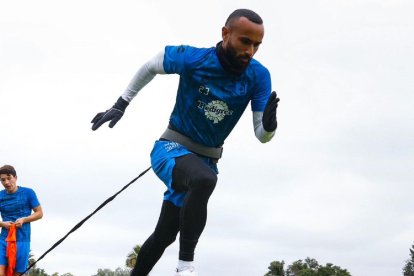 Jordan Sierra en pleno entrenamiento en Navidad.