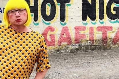 Tomás Delgado en su papel de La Vecina.