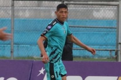 Darwin Suárez cuando jugaba con el Cumbayá FC que logro mantener la categoría esta temporada 2023