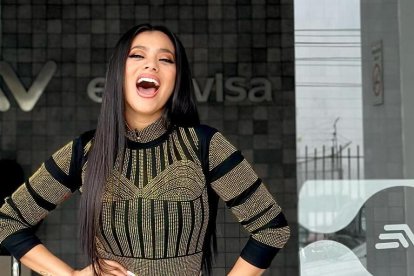 Dora West, es una cantante y presentadora de televisión.