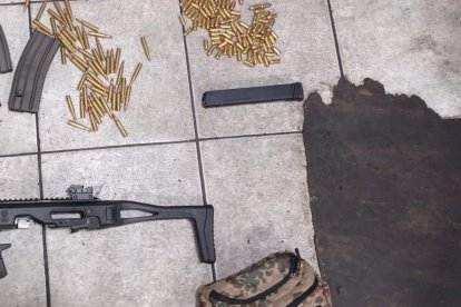 Esto es una parte del arsenal encontrado y que sería del grupo terrorista R.