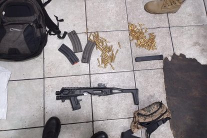 Esto es una parte del arsenal encontrado y que sería del grupo terrorista R.