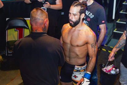 Carlos Vera debutará en UFC a sus 36 años.