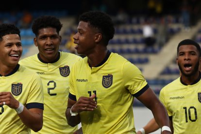 Toda la fiesta de Ecuador en el gol de John Mercado (11) ante Bolivia.