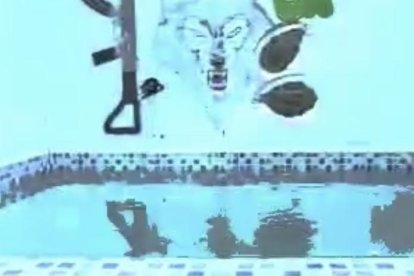 El jacuzzi instalado en una celda.