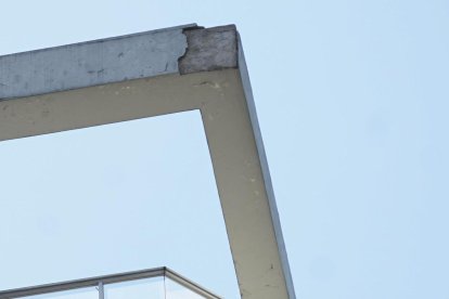 Los moradores del sector temen que otros edificios tengan el mismo problema y pueda ocurrir un accidente similar.