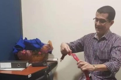 Polo Baquerizo en su lugar de trabajo.