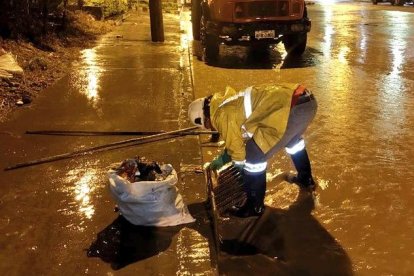 La lluvia trae molestias en Guayaquil.