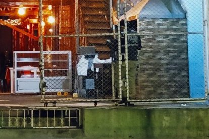 El grupo de amigos fue atacado cuando estaban comiendo.