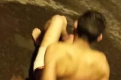 Parientes de su marido fueron golpeados en una plaza de esa zona.