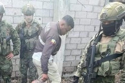 En el operativo, un sospechoso fue detenido y decomisaron dos armas de fuego.
