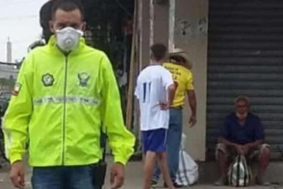 Con las grabaciones de las cámaras de seguridad se trata establecer cuántos atacaron al agente  Ángel Rolando Vega.