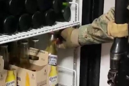 Había cerveza en congeladores.