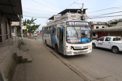 La mujer se movilizaba en un bus de la línea 21.