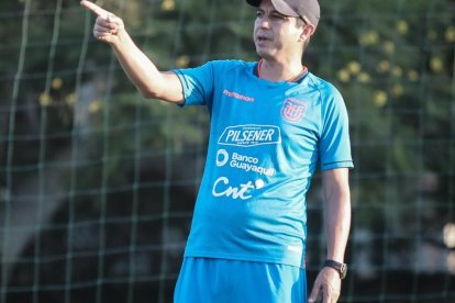 Eduardo Moscoso va en busca de su quinto mundial, 4 como asistente y el primero como entrenador principal.