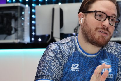 Sebastián Esparza reveló que entrena para futuros torneos en Colombia y España en caso de ganar la eLigaPro.