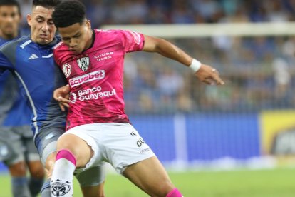 El partido tuvo muchas fricciones, al final Independiente se llevó el empate ante Emelec.