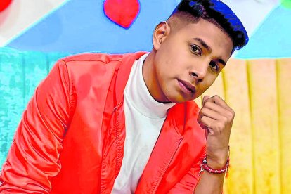 Luis Conforme es reportero del programa online 'Viralizados'.