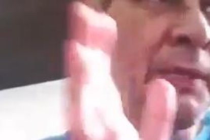 En un video hecho desde La Roca, a días de su aprehensión, Glas no se mostró con deformaciones en sus pulgares.