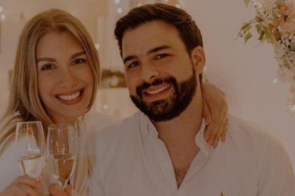 Se casó 

en 2022

Con Alejandro Hoyos, con quien tuvo 5 años de noviazgo, no tiene planes de tener hijos a corto plazo, primero quiere consolidar su carrera.
