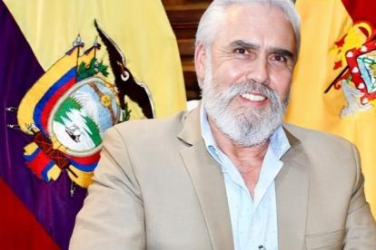 Luis Santiago Malo González, es gobernador de Azuay