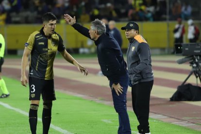 Ariel Holan se estrenó como DT de Barcelona.