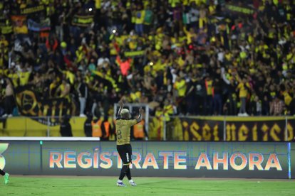 Gabriel Cortez y su gol ante Católica dejó a Barcelona con todo a su favor para el remate final.