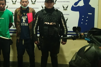 Milton Inagán (mascarilla) había sido detenido luego de una tentativa de robo, junto a José Cifuentes, en el centro capitalino.