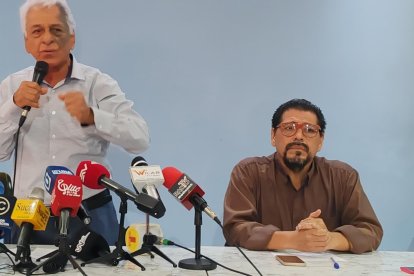 Agremiados de la transportación urbana se reunieron para rechazar los acuerdos alcanzados por sus dirigentes y el Municipio.