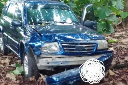 El vehículo quedó a un costado de la vía