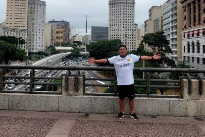 Juan Francisco Anchundia en Sao Paulo para ver a su Barcelona SC.