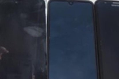 Como evidencias constan tres celulares.