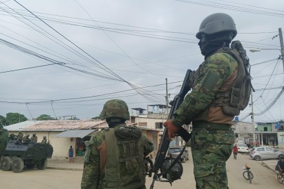 En zonas como Puerto Bolívar, en El Oro, el despliegue militar se intensificó mucho antes, debido a los índices delincuenciales desbordados.