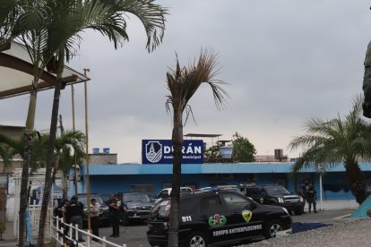 Militares en las inmediaciones del Municipio de Durán por atentados.