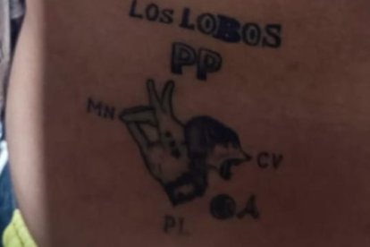 Los sujetos tenían tatuajes de Los Lobos en el cuerpo.