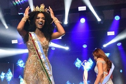 la nueva soberana se dedica al modelaje y estudia Comunicación Social.