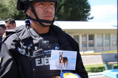 La cenizas de Maly, uno de los canes condecorados en la ceremonia