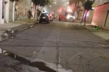 En el sector La Flores, del centro norte de Quito, moradores reportaban una fuga de agua.