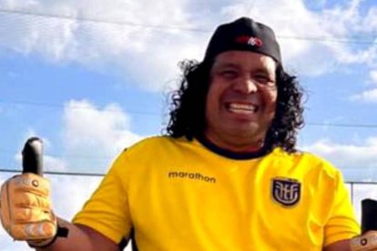 Jacinto Espinoza participa en juegos amistosos junto a exintegrantes de la Tricolor.