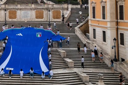 El azul predomina en la camiseta de Italia.