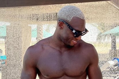 Felipe Caicedo, y su pelo amarillo.