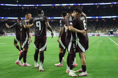 México venció por la mínima diferencia a la selección de Jamaica en la primera fecha del Grupo B.
