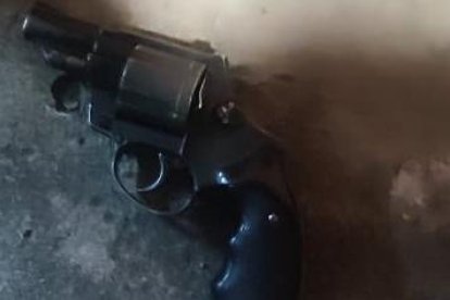 Esta arma habían utilizado los detenidos para amedrentar a sus víctimas.