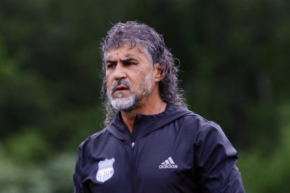 El director técnico de Emelec Leonel Álvarez tiene contrato hasta finales del 2026