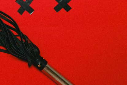 Correas de cuero sintético son usadas para el sadomasoquismo.